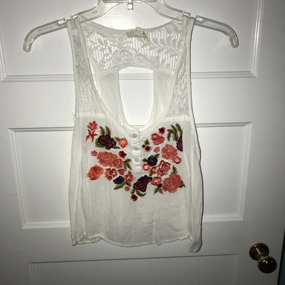 Cropped Flowered Tank - Picture 2 of 3